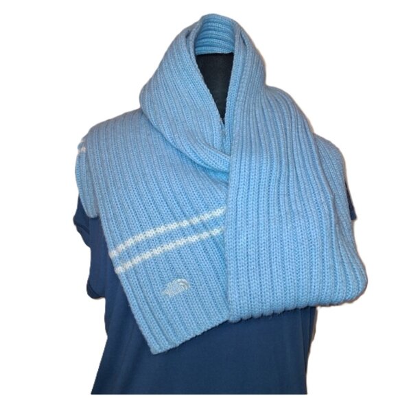 The North Face Oversized Classic Cable Knit Scarf - Picture 3 of 5